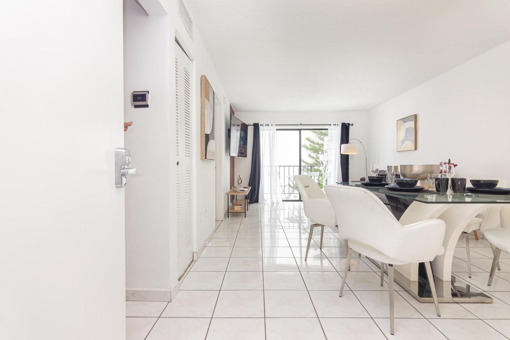 One Bedroom Apartment - With Parking & Balcony - Heart Of Wynwood Miami Exteriör bild